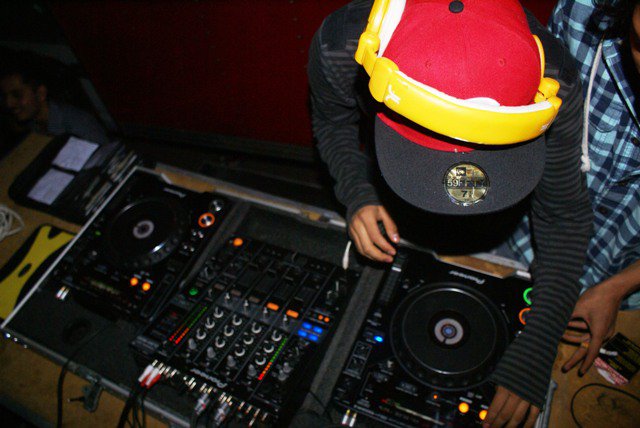 Basstard Dick - I ♥ Listen To Techno All Night