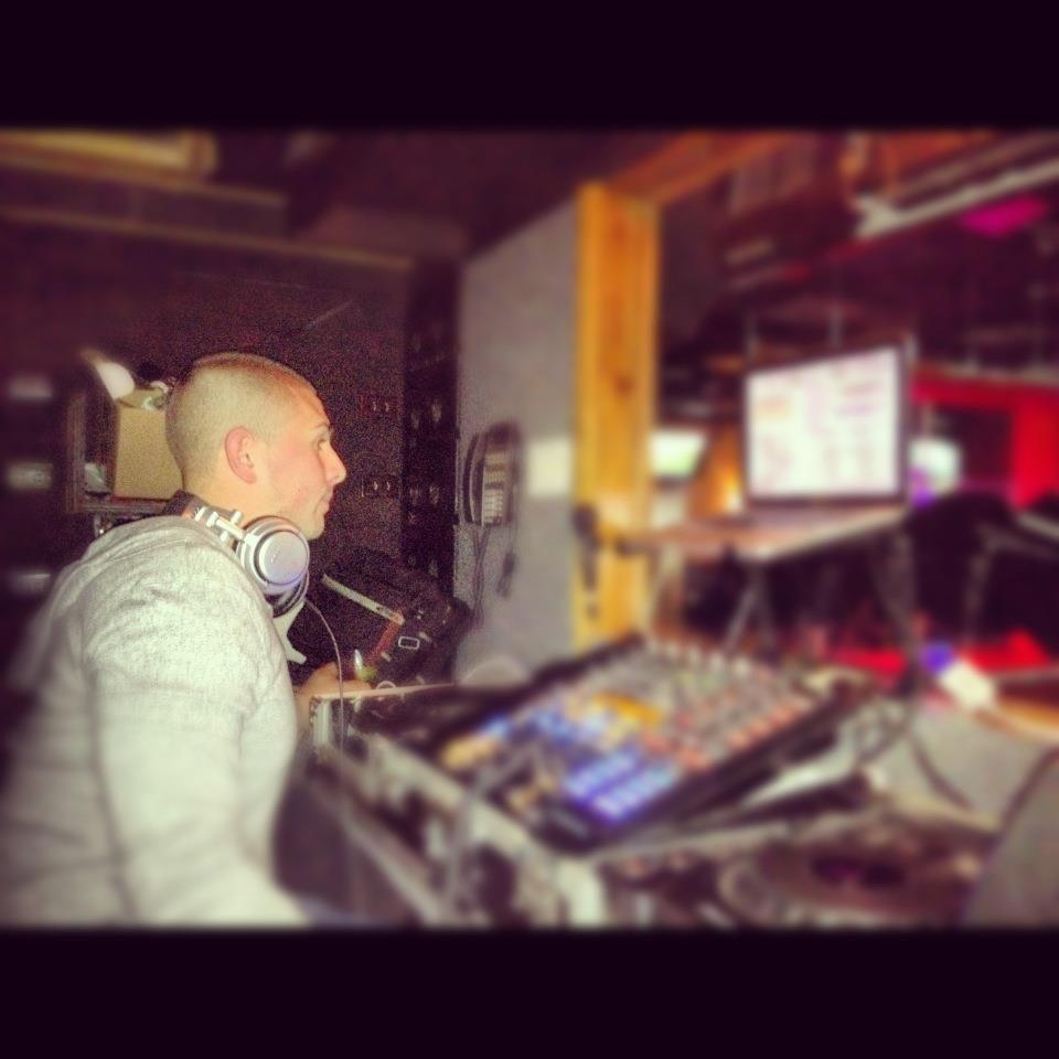 BrookEbeats - Weekend Smasher BrookEbeats - Weekend Smasher