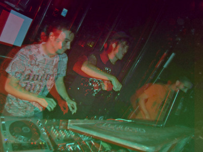 LooP-O  The Castle  London Set Sept 2012 Free Downlad !!