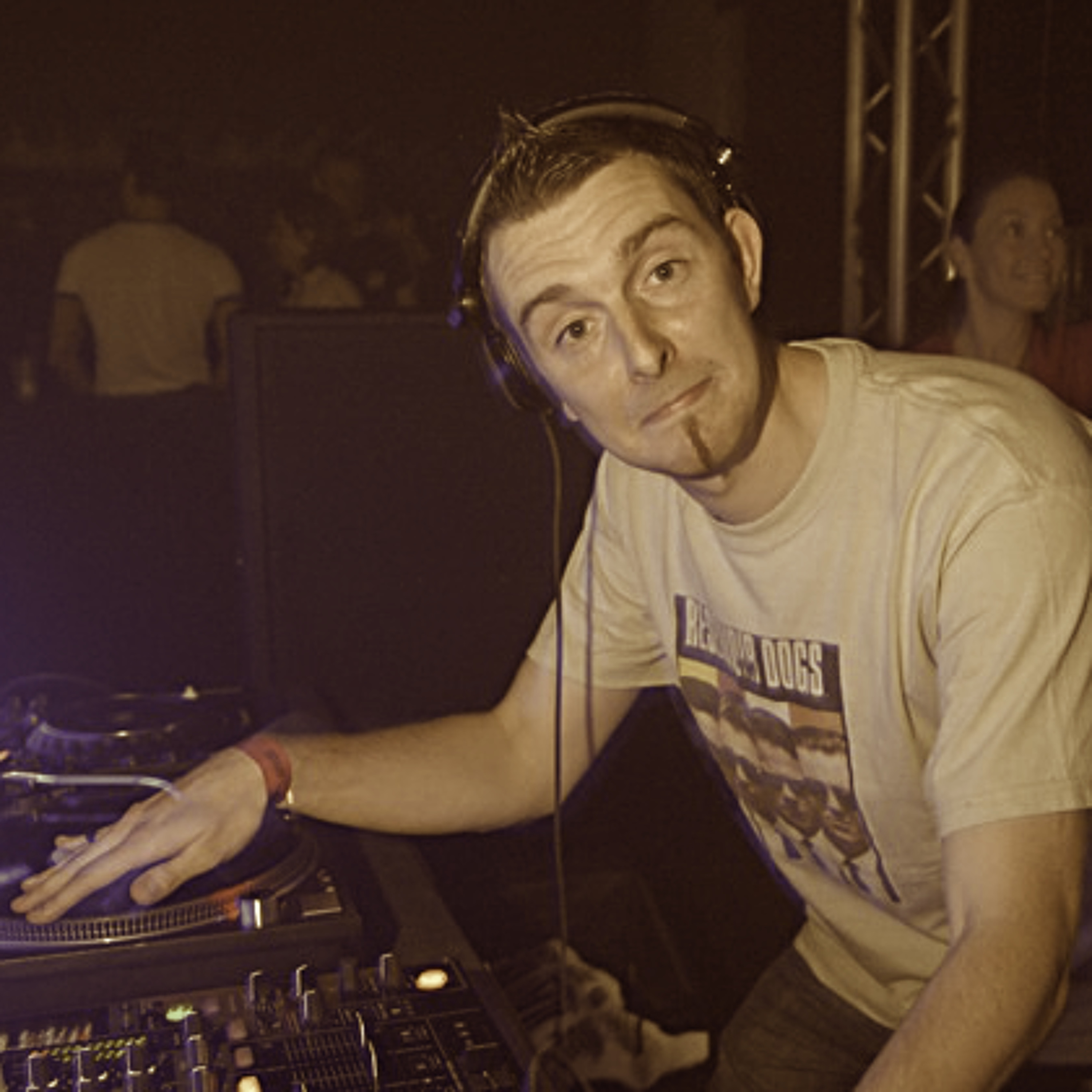 rave-o-lution.nl