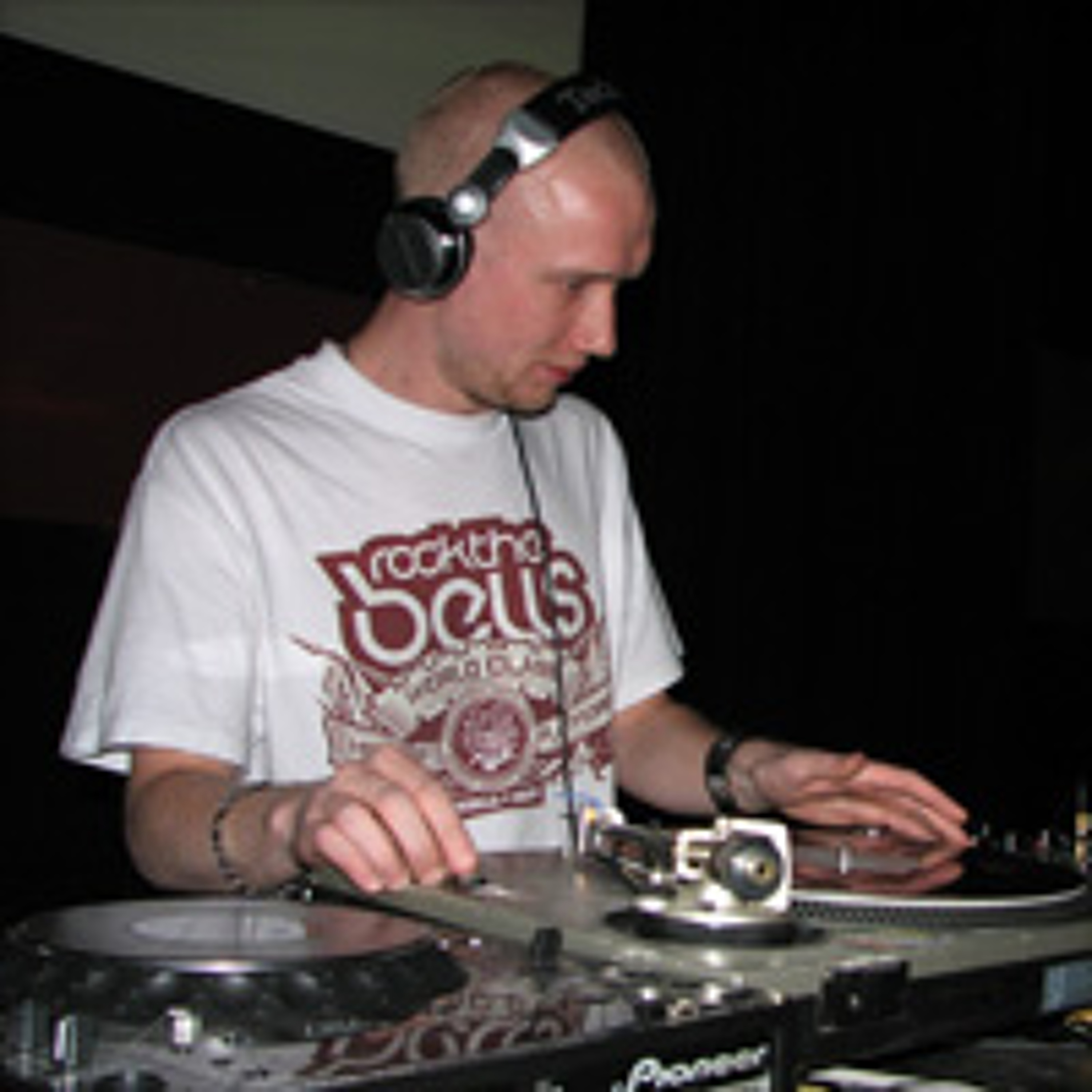 rave-o-lution.nl