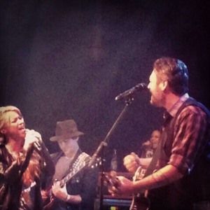 Shakira y Blake Shelton Need You Now (Teatro House of Blue) Shakira y Blake Shelton Need You Now (Teatro House of Blue)
