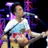 Gio - Better man ( Robbie Williams ) at Indonesian idol TOP 15