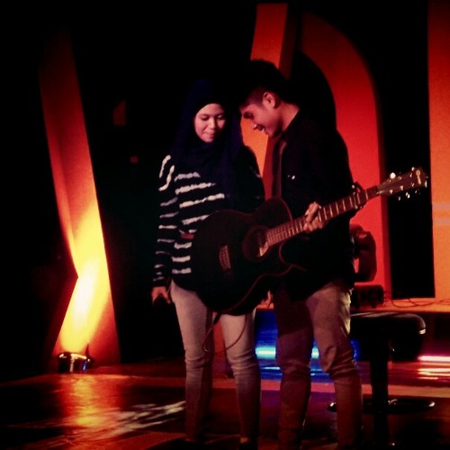 Download lagu lenka the show gratis