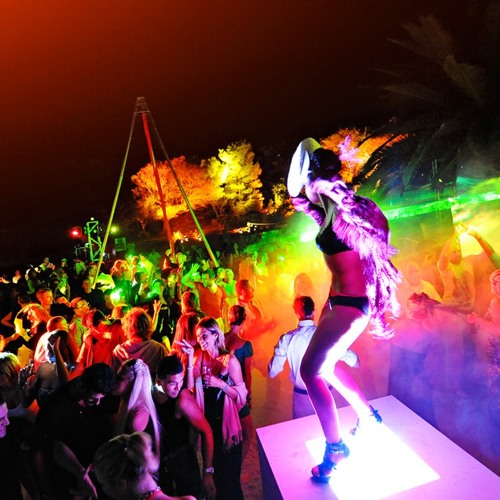 Watch Bombay Summer Download