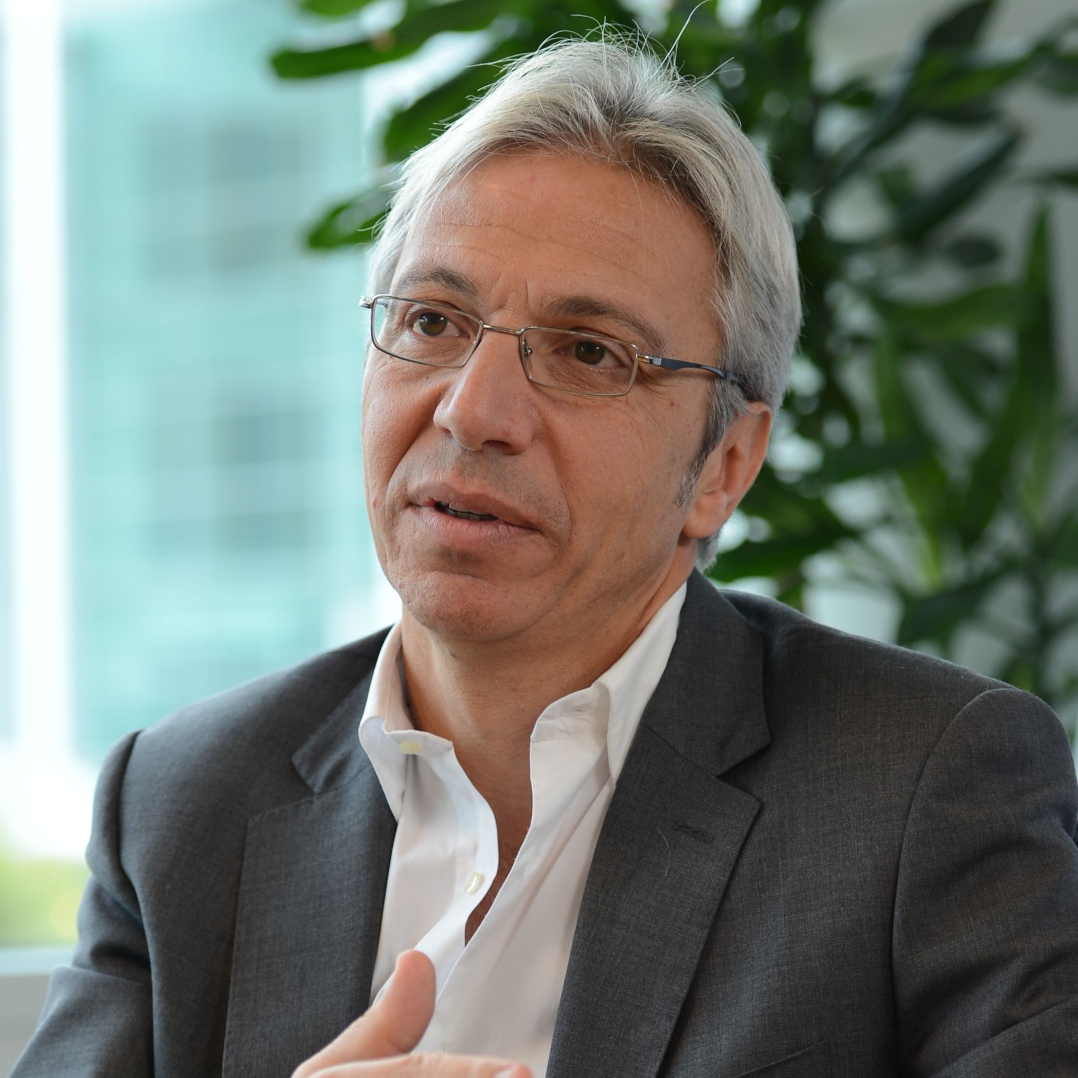 Lionel Chmilewsky of Cambridge Broadband Networks is bullish on multipoint microwave tech
