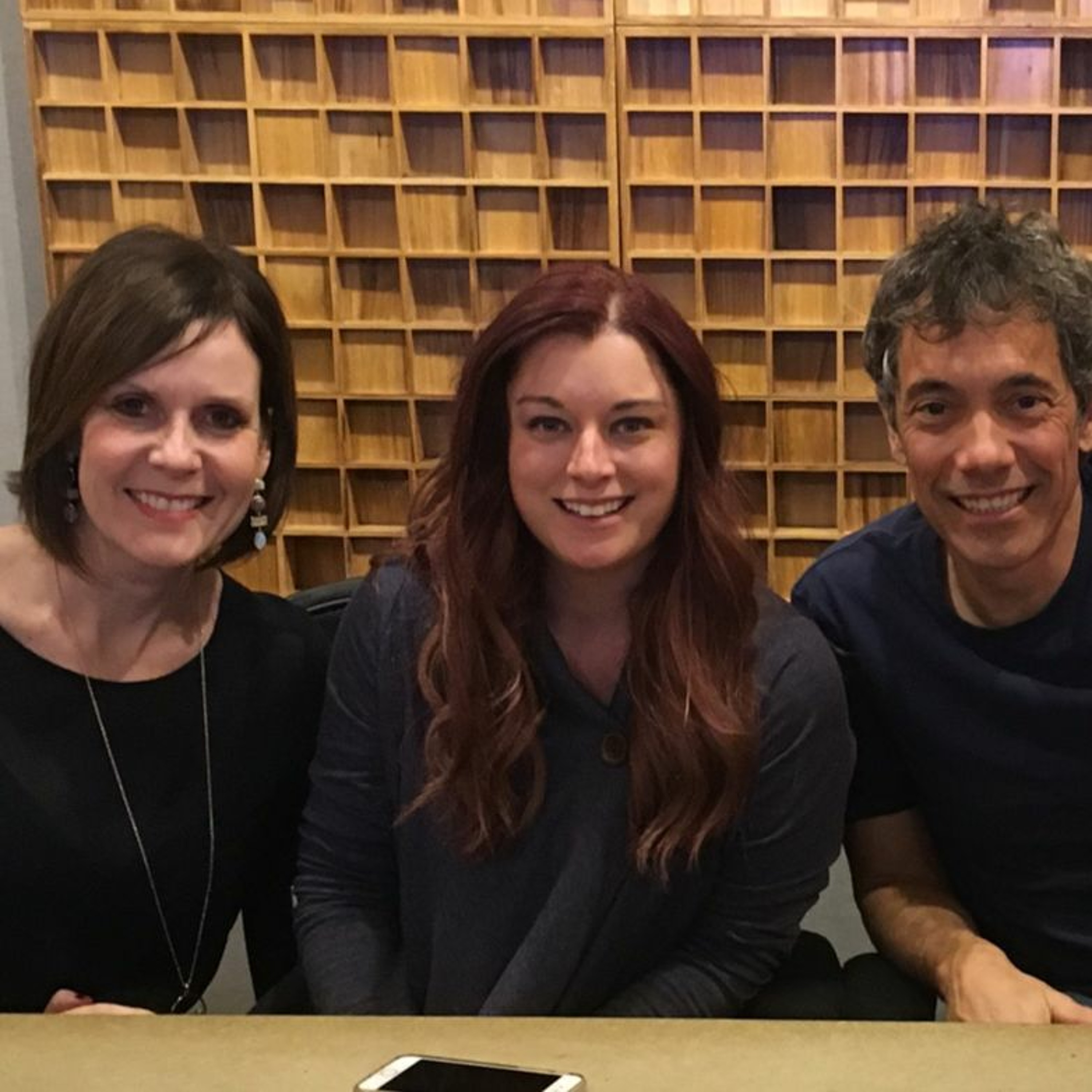 Episode 1628: The Creative Stickup w/Leslie Bogosian, ACD, Manifest Digital