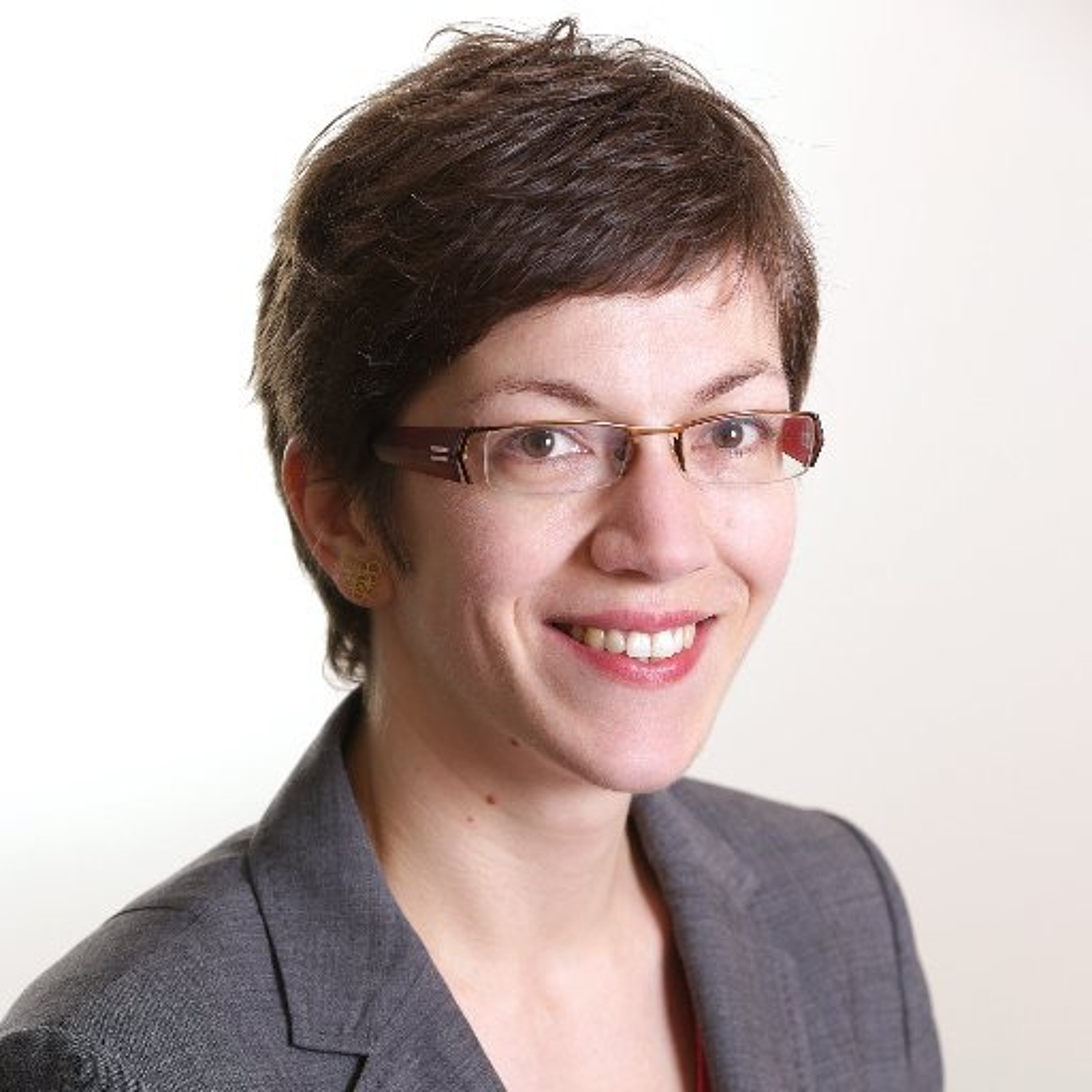 Ep.55: Veronique Dockendorf, Practicing diplomacy as a way of life