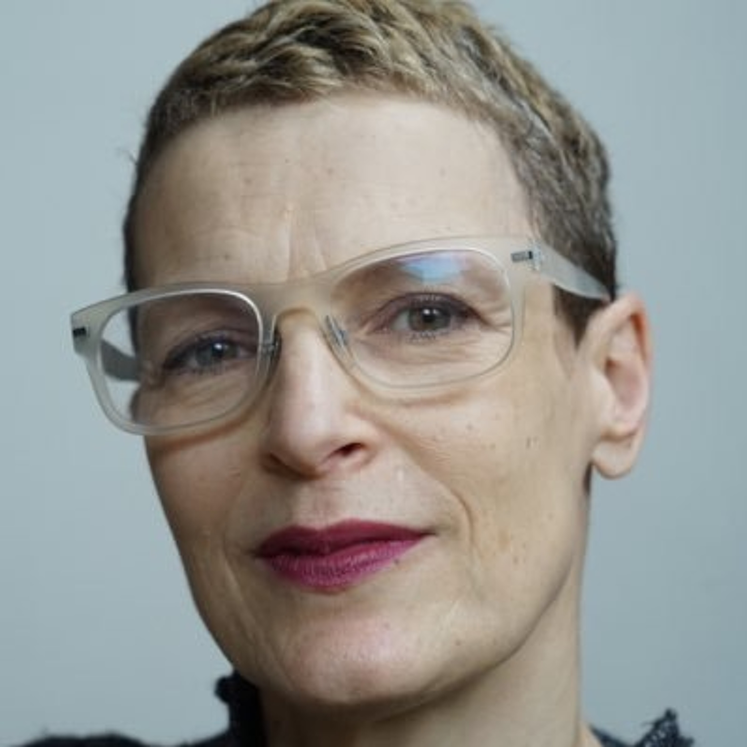 S1 E9: Laura Godfrey Isaacs On Art And Midwifery