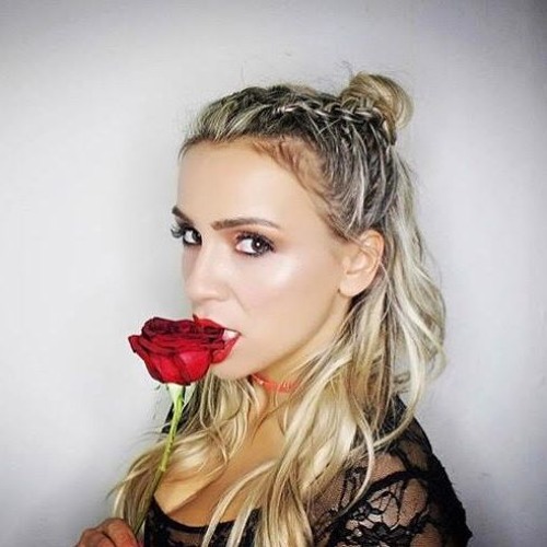 Interview with Singer-Actress Lulu Rose