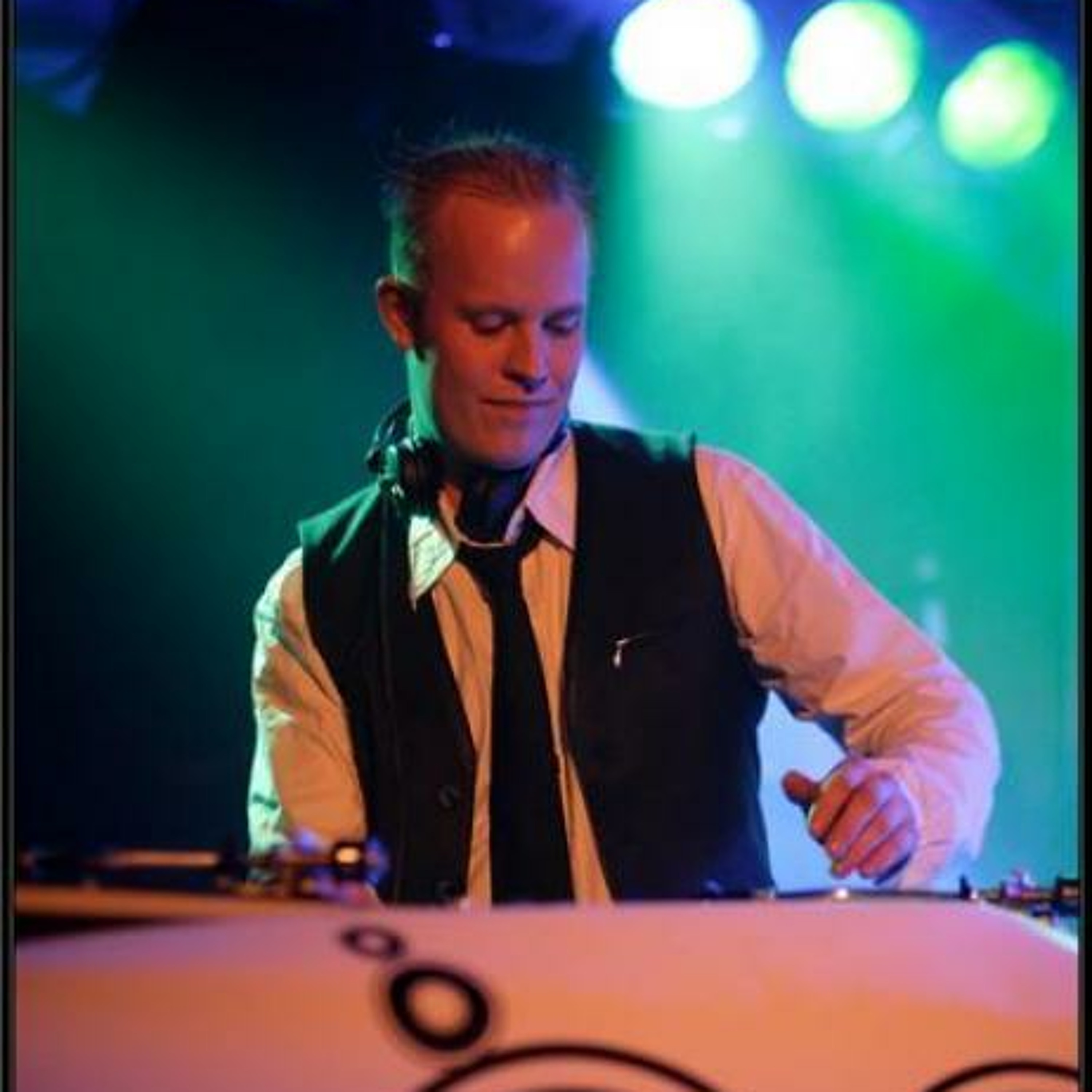 rave-o-lution.nl