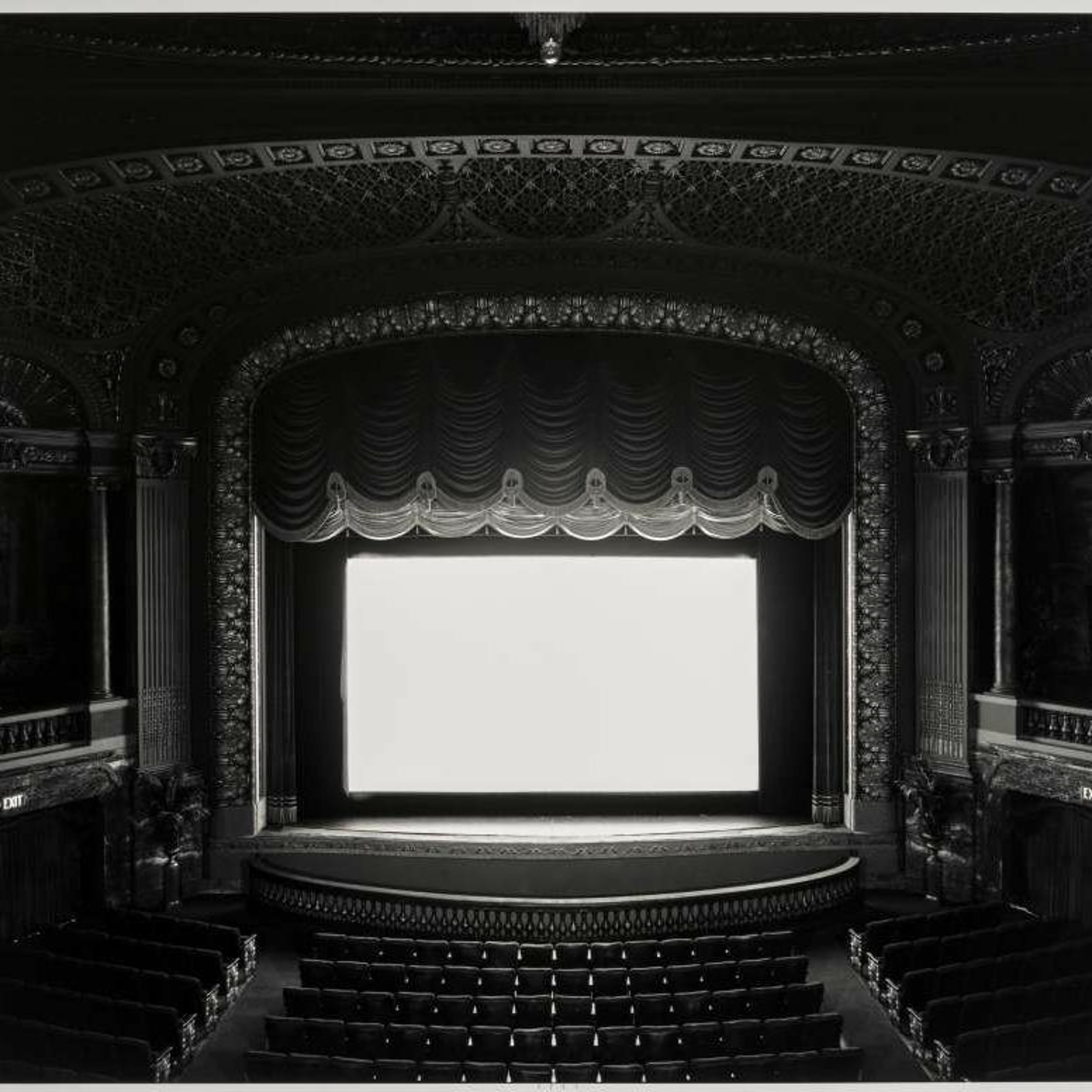Ep. 31 - Hiroshi Sugimoto's "Byrd Theater, Richmond, 1993" (1993)