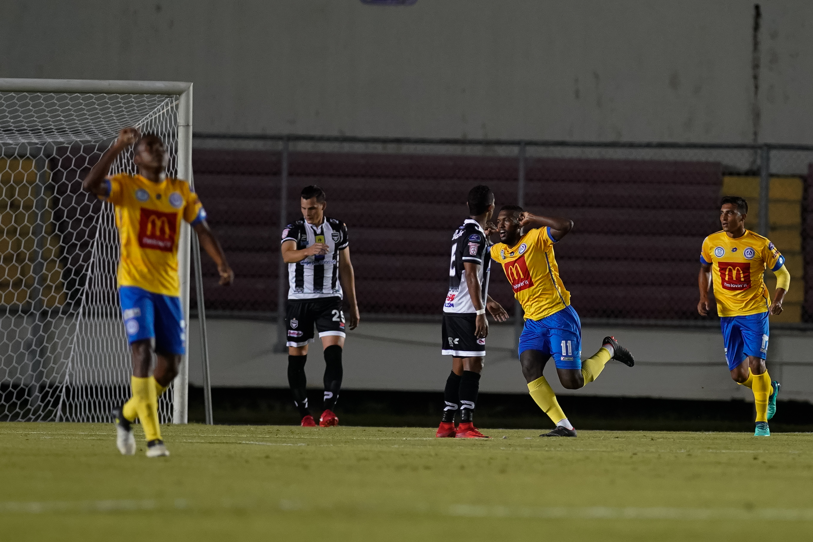 Ep4 - Crisis en el Tauro y la sanción a Donaldo