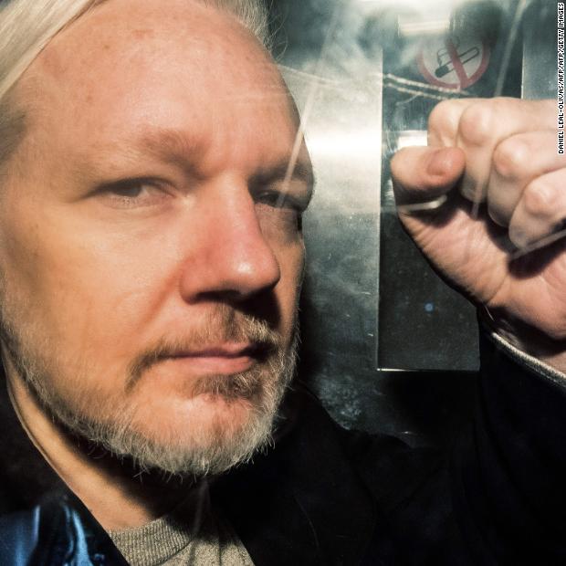 Contraloría de Ecuador detalla inconsistencias e irregularidades en la concesión de la nacionalidad a Assange