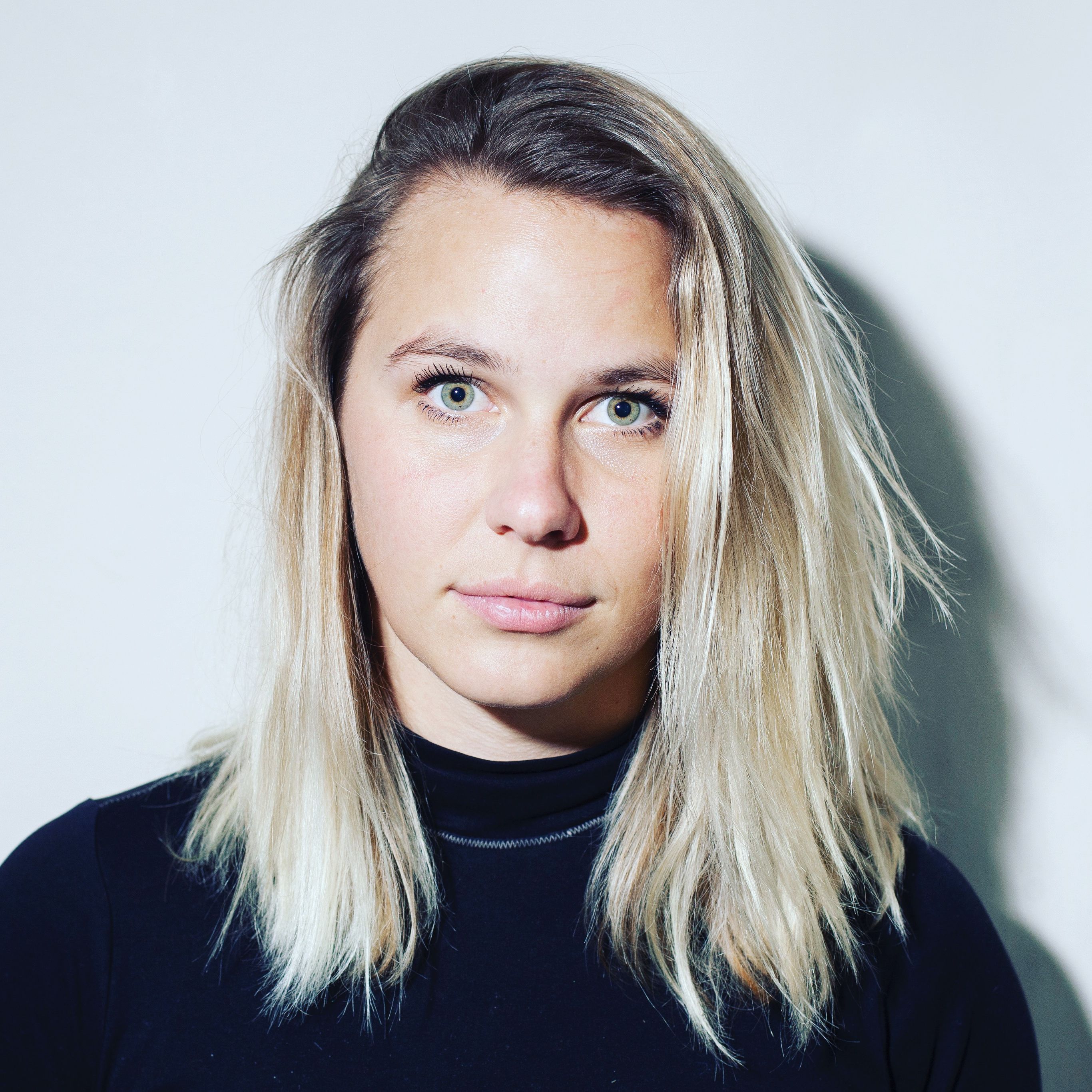 Girls Who Gig: Rachel Jansen Talks Mushroom Picking, Freelance Life, and Peeing in the Woods