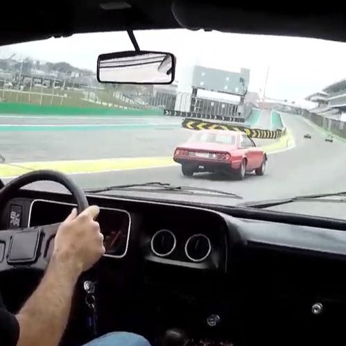 BONUS Ferrari 365 GT/4 2+2 1973 em Interlagos