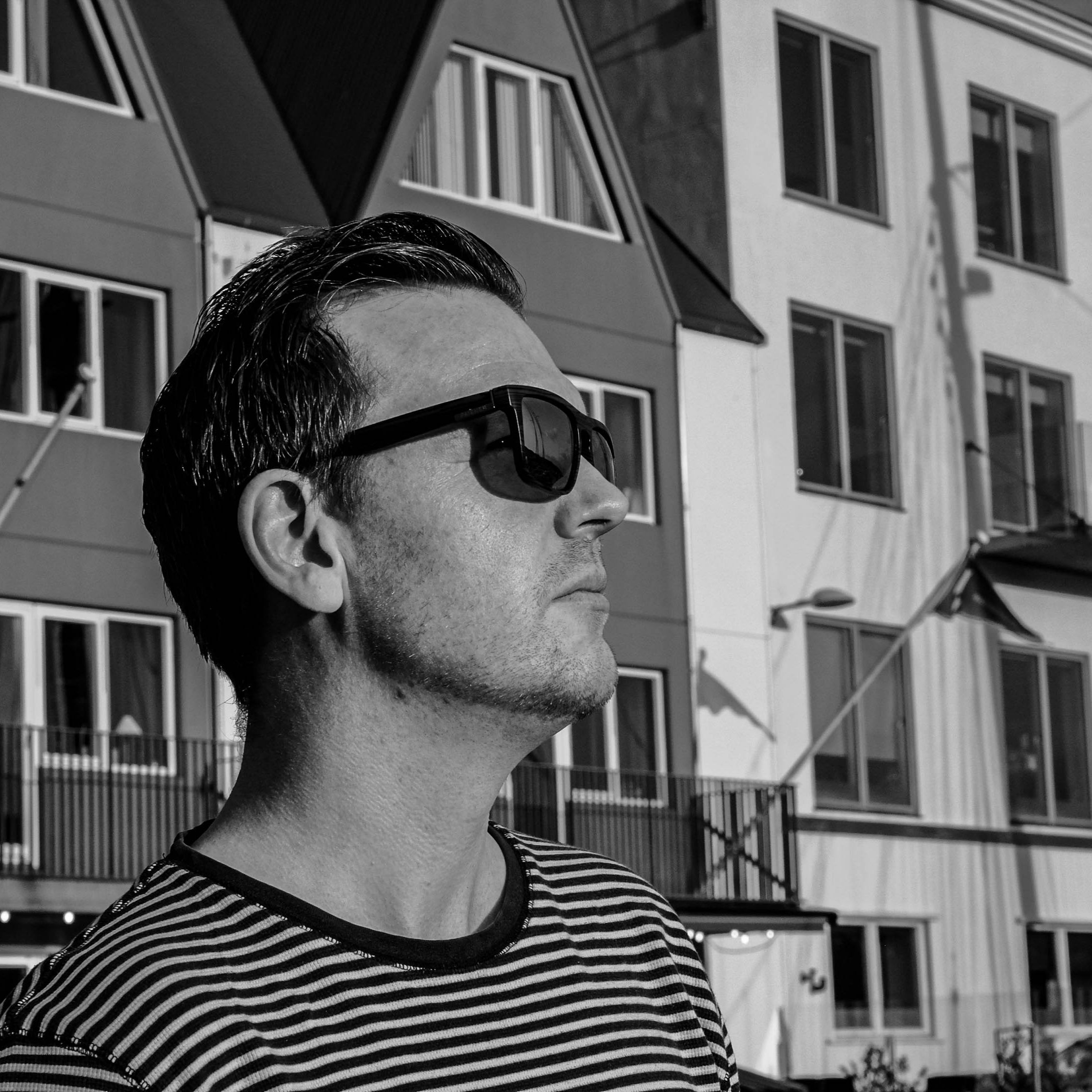 tosumeinsang - Flóvin Viderø - Confused