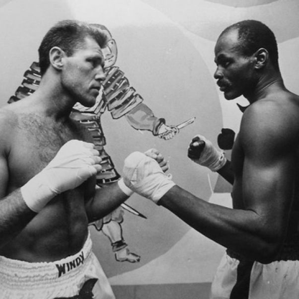 Au Bord Du Ring Hors Série: le Kickboxing Hollandais et ses légendes.