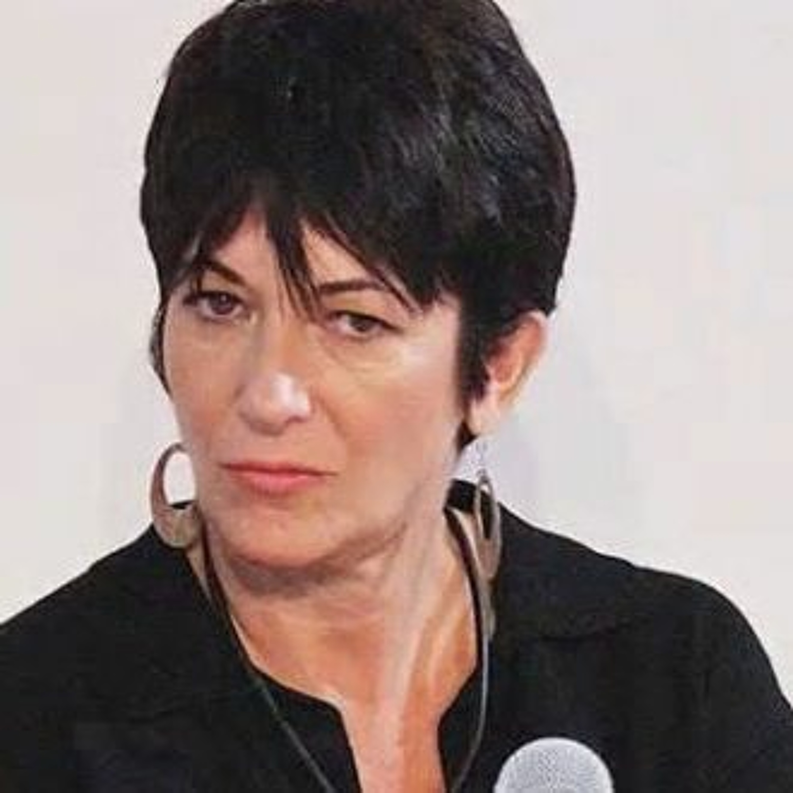 Ghislaine Maxwell desperate to get out on bail. Ready to renounce UK & French citizenships