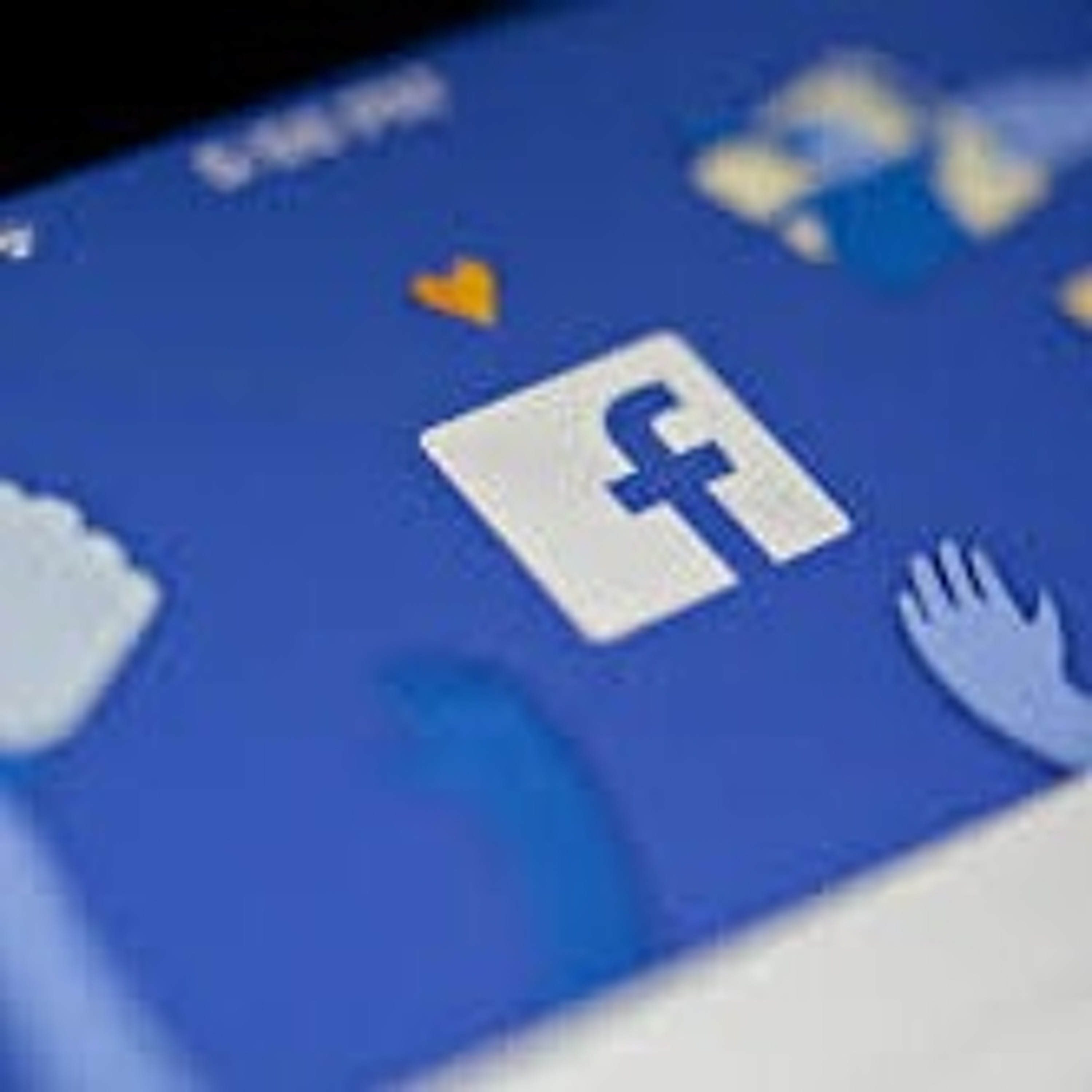 512- How Does Facebook’s AI Fight Misinformation with Hubert Etienne (28.10.20)