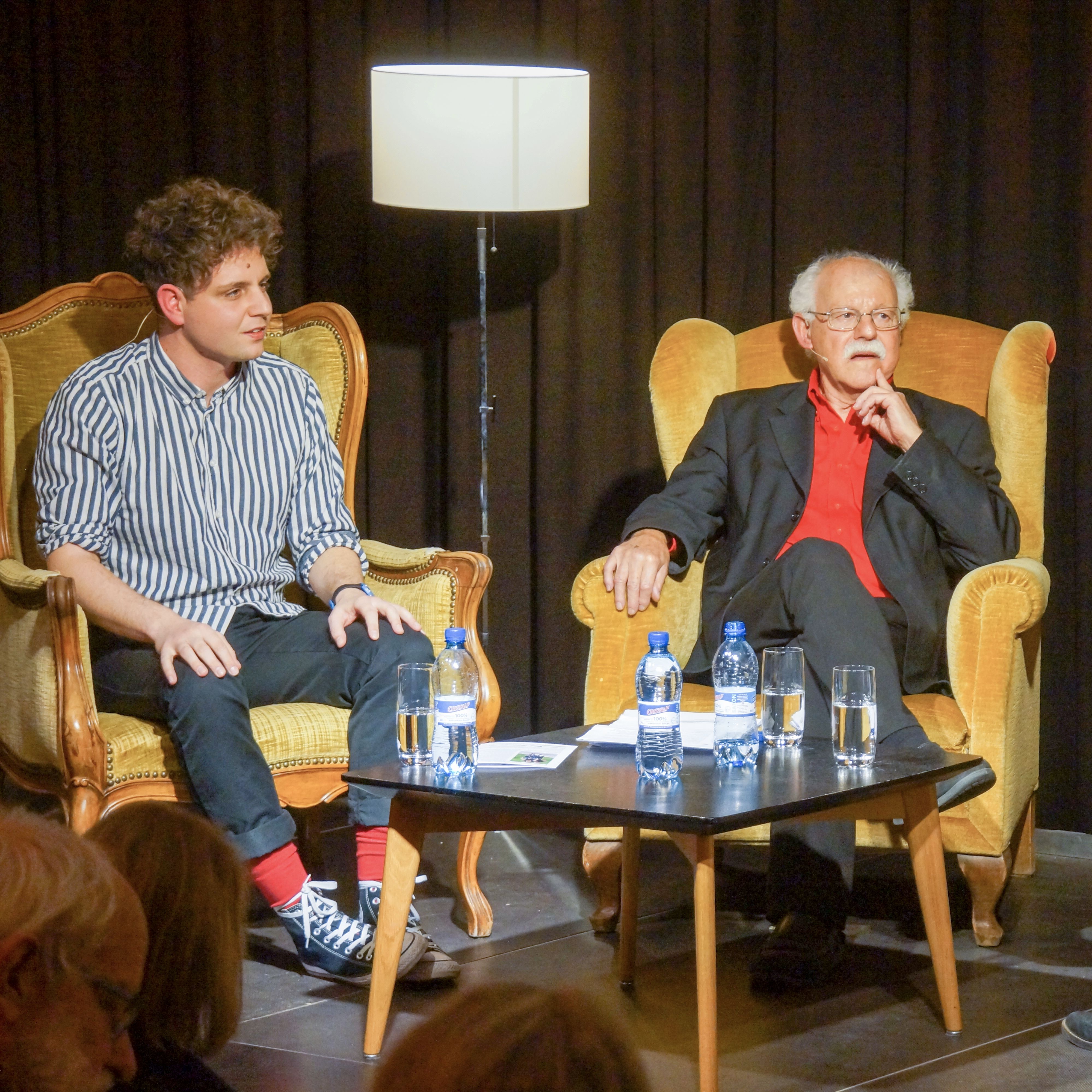 Was darf Satire? Heinz Däpp und Dominik Muheim im Generationentalk