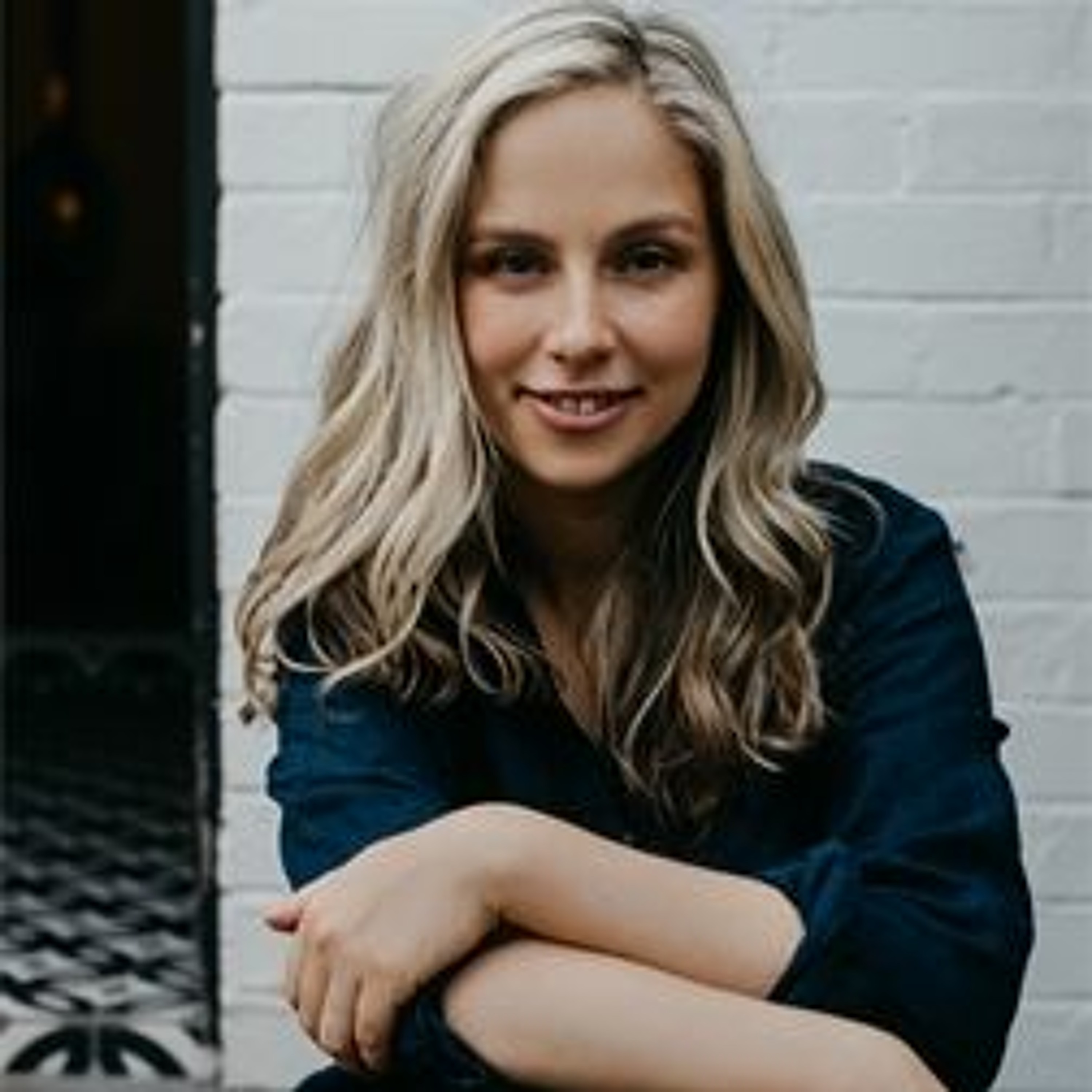 Elizabeth Hewson - 'It Was A Night I Remember So Clearly'