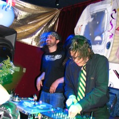 Club Queso DJ Mix - Feburary 15, 2008 (with Atnarko)