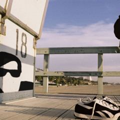 MORRIS DESIGN - 25 and Live