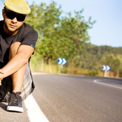 DJ E.A.S.E @ iLL Communications - Dubai