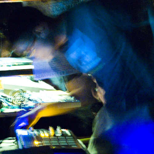 (((live extract)))