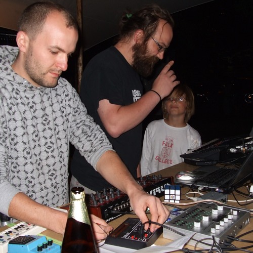 Karl Marx Stadt & LXC - live at Frequenzcamping 2009