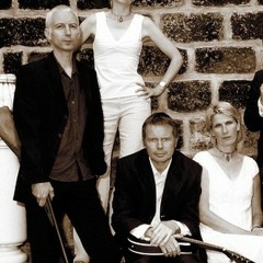 Chumbawamba - I Wish That They'd Sack Me (Live)