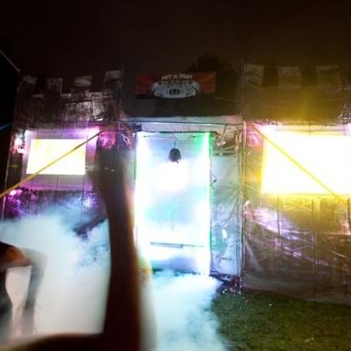 Stefan ZMK @ Hit n Run Camp, Nature One 2010 [acid|tekno|core]