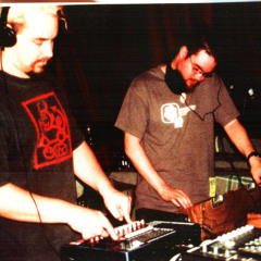 SubBassSnarl at Sydney Festival on 4 decks 24-01-2009 supporting The Bug n Rhythm n Sound w/ Tikiman