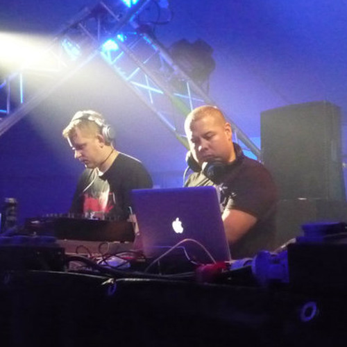 Virgil Enzinger vs. Submerge - Live at Nature One