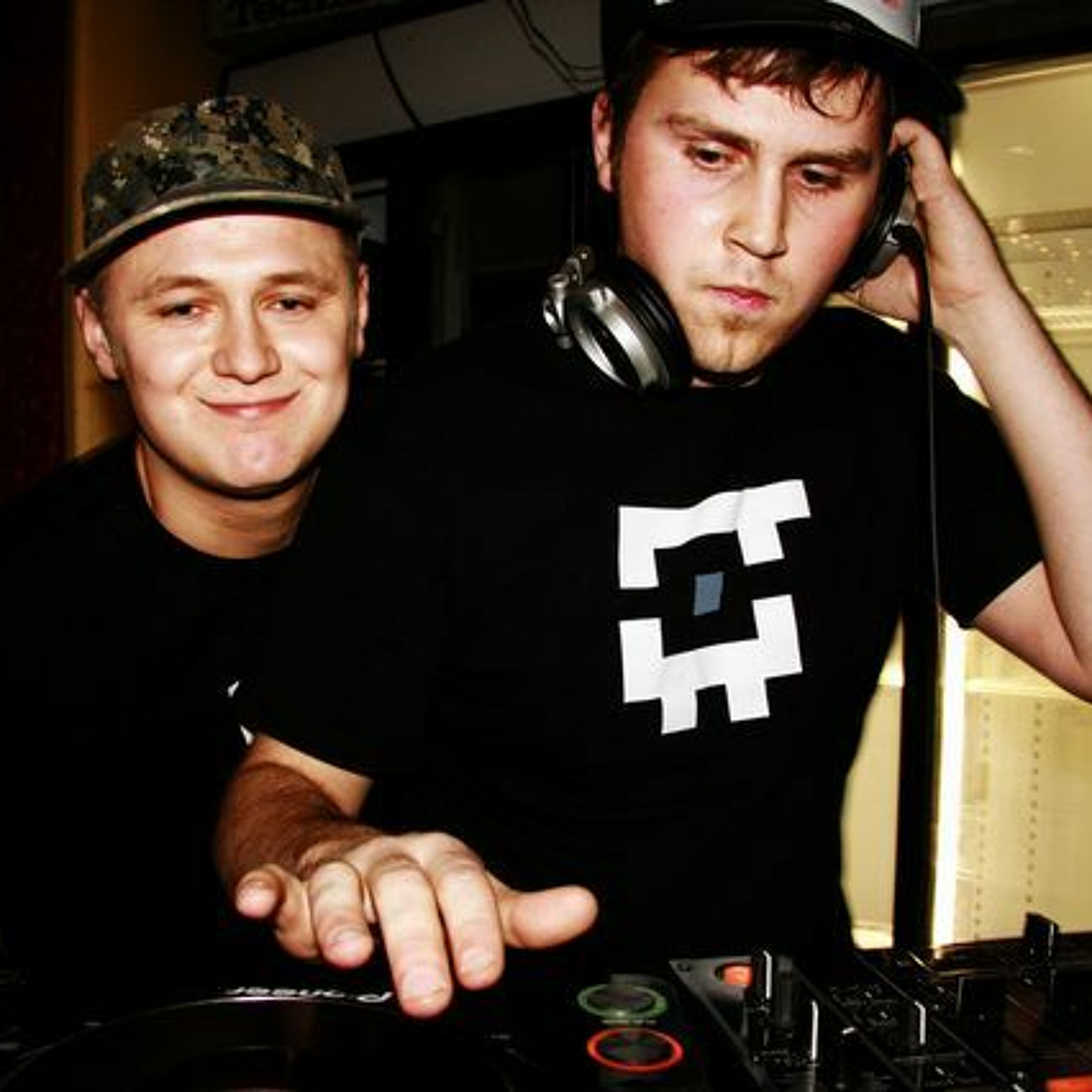 PODCASTS & MIXES