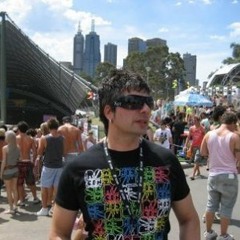 Johnny L LIVE Set @ Kiss My Grass 2009