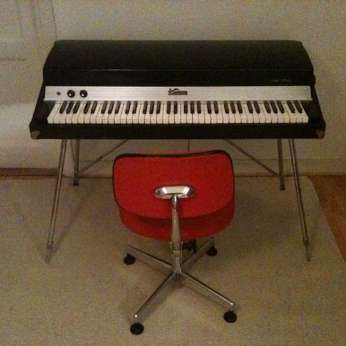 Rhodes Vibes (drums and live bass from the mp60)