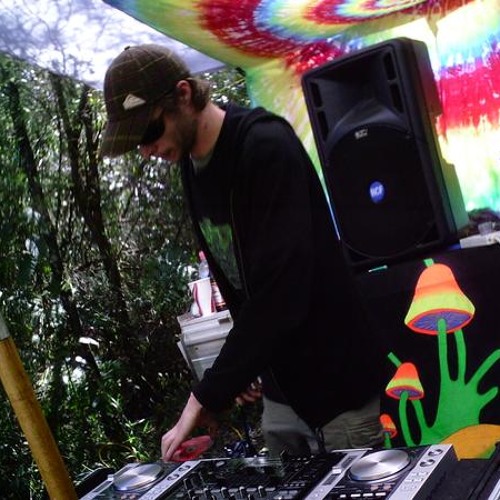 Full-on bangin' PsyTrance mix by Player One (Dooflex Records/Cairns)~3am~TilTheDawn~96.1FM~281110