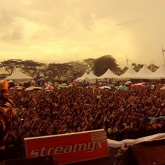 Dikhayalak ramai (In the crowd)