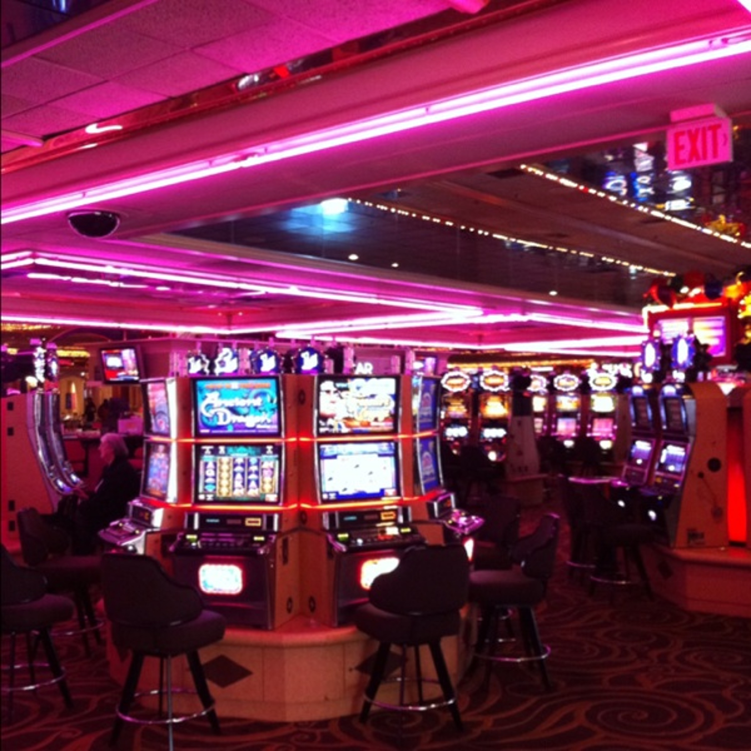 Slot machine ambience at Flamingo Rd East on Thursday afternoon episode artwork