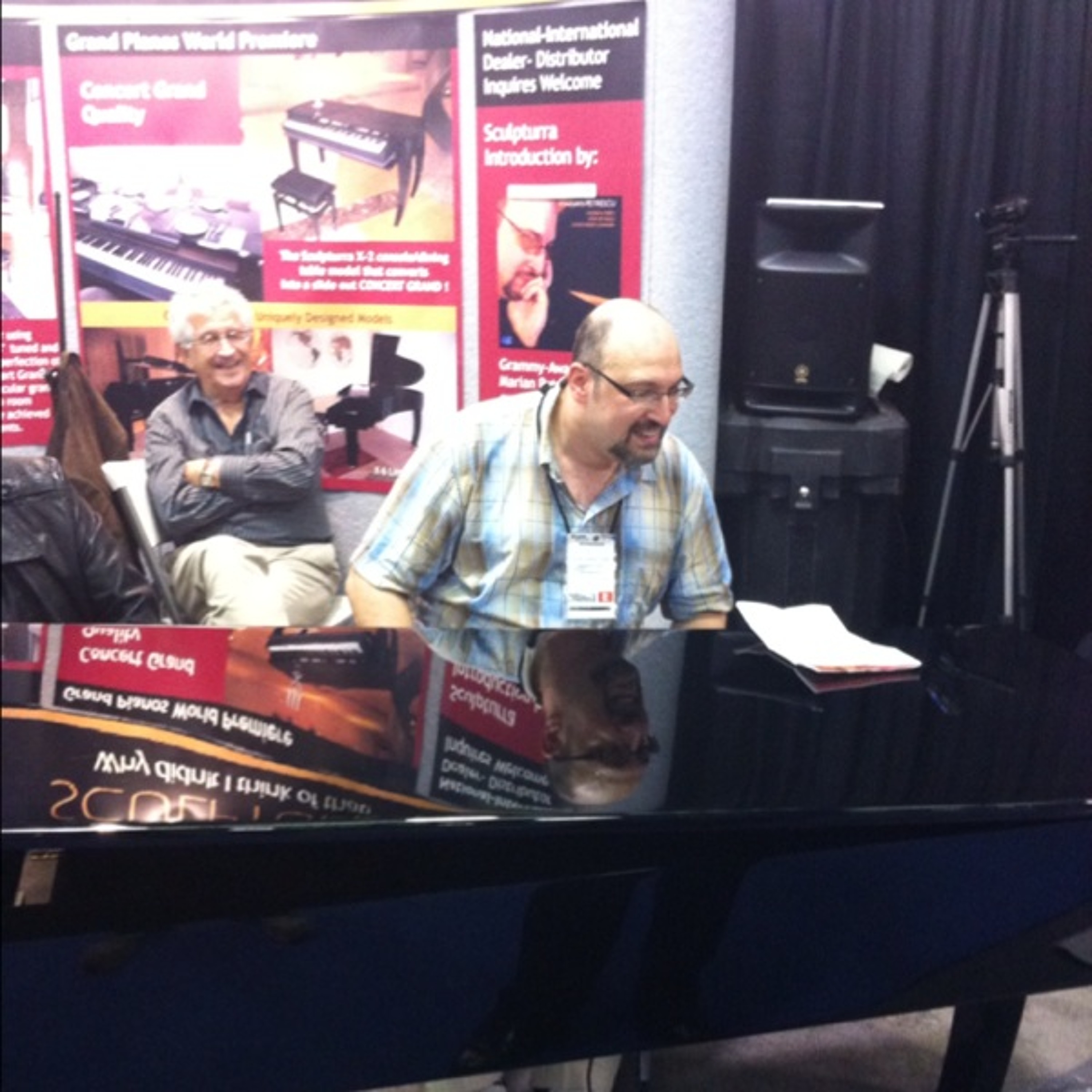 Sculptura NAMM at Namm Show 2011 - Anahiem Convention Center on Friday afternoon episode artwork