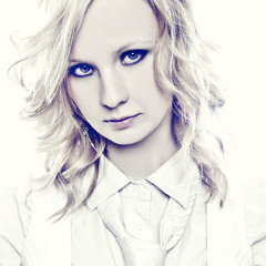 Zooey-van-Luz Welcome-Back-2011