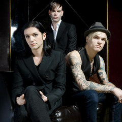 Julien [Placebo - SanJi PinK Remix]