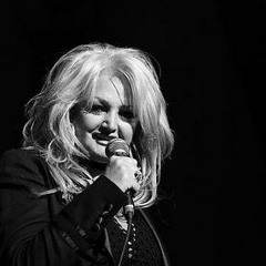 Bonnie Tyler - Holding Out for a Hero (Live)