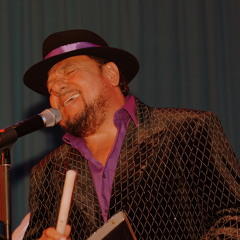 "Dime Quien" Author Bobby Rivas