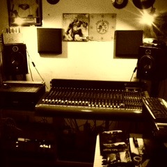 Rollion Lion Studio Rightfull Ruler (Original Track)