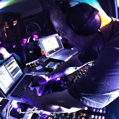 Deejay Set & LiveMix From Mik izif (Free Download)