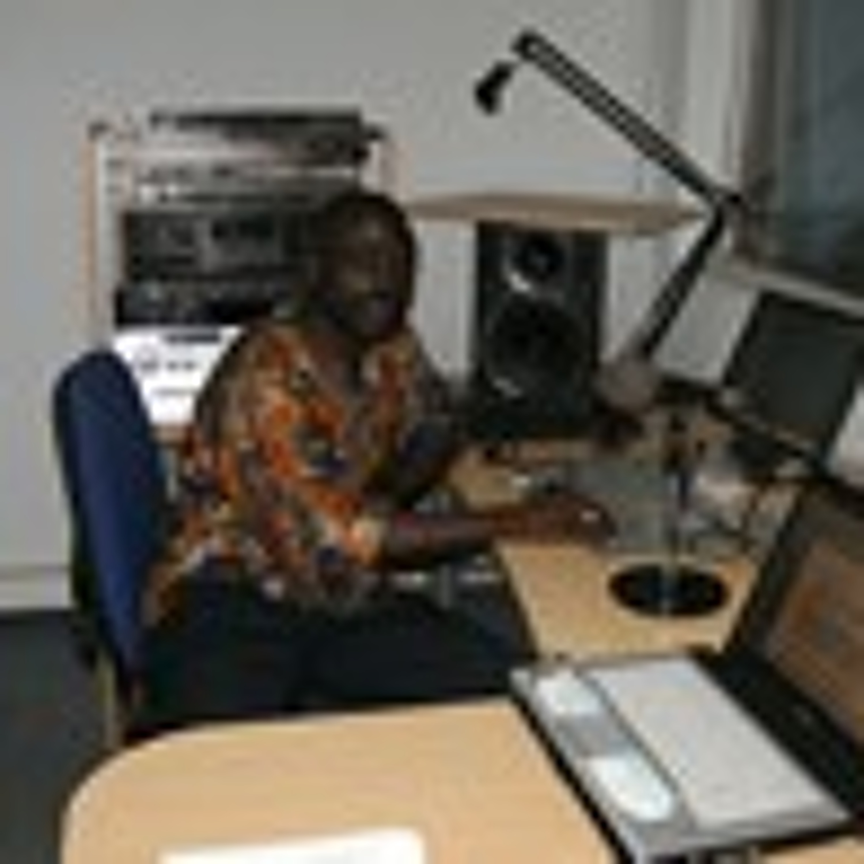 Newslink 2011-05-05 Fourth Edition episode artwork