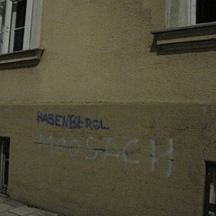 "Nazis rein" (Achtung! Versteckte Message! Kunst!)